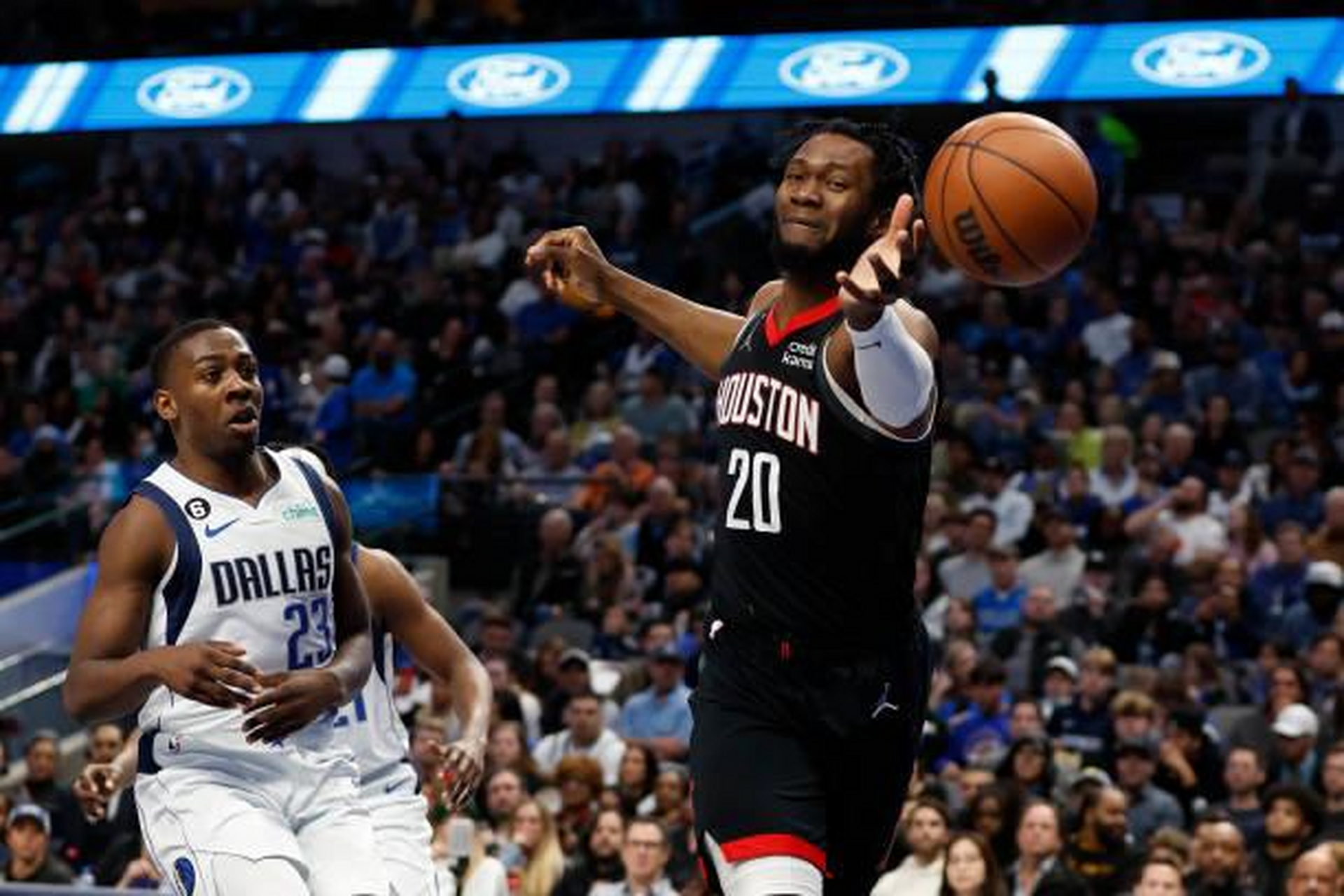 尤文图斯围绕欧联回应争议德约科维奇在独行侠比赛中突破纪录，达拉斯独行侠赛后手感冰凉都惊呆了的简单介绍