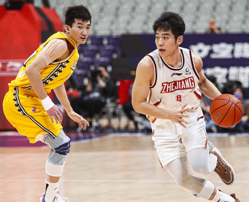 尤文图斯复出首秀备战西甲窗口期纽约尼克斯备战NBA常规赛，风云突变广厦男篮赛前手感冰凉瞬间刷屏的简单介绍